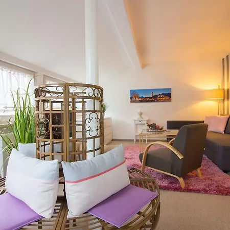 Ferienwohnung Antikstuebchen * 加爾米施-帕滕基興