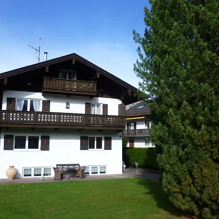 Ferienwohnung Antikstuebchen * 加爾米施-帕滕基興